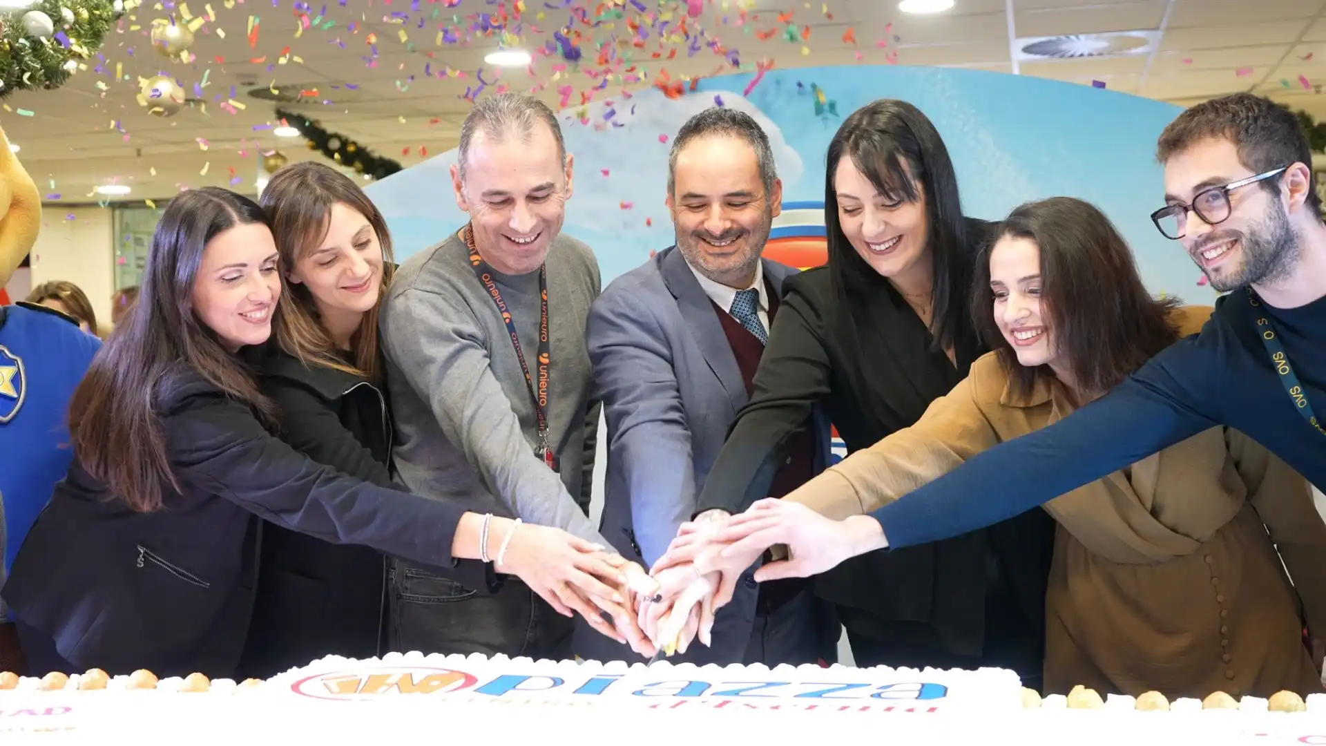 Famiglie e tanti bambini hanno festeggiato insieme il 19° anniversario del Centro Commerciale Centro In Piazza di Isernia.